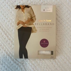 NWT Ingrid & Isabel Maternity Bellaband Size 2 White Belly Band To Expand Jeans